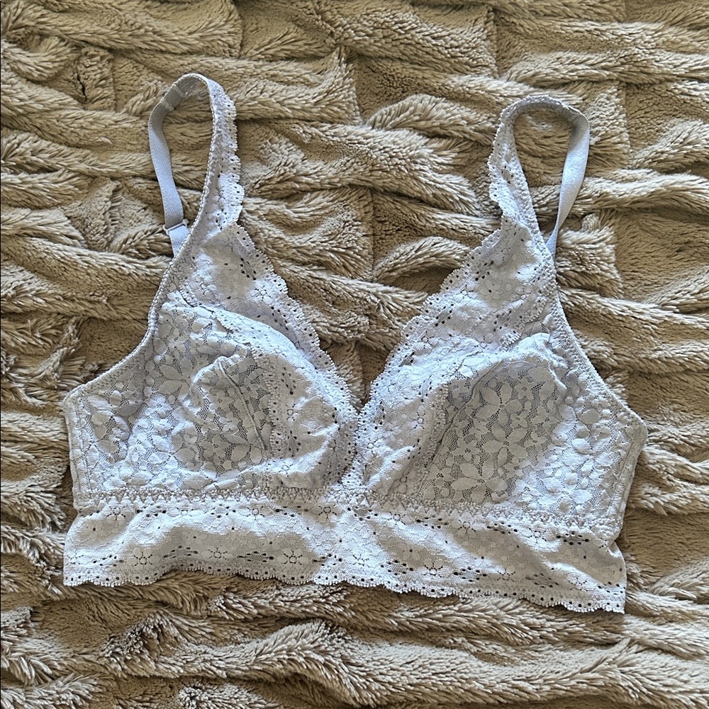 Elegant Lace Bralette in White